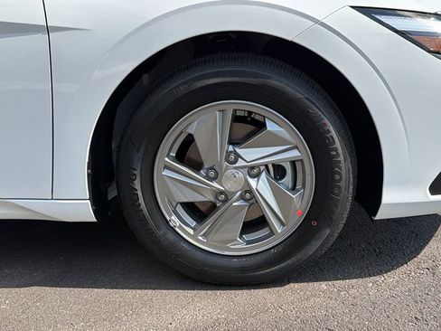 New 2026 Hyundai Elantra SE FWD image 14