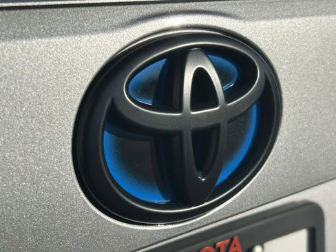 Used 2024 Toyota RAV4 XLE w/ Convenience Package image 7