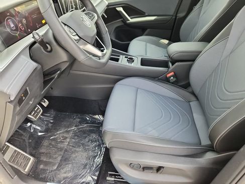 New 2026 Volkswagen Tiguan SE R-Line image 7