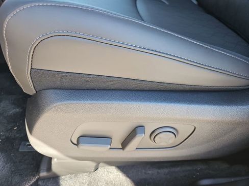 New 2026 Kia Carnival FWD image 13