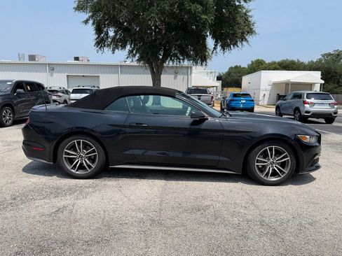 Used 2017 Ford Mustang Premium RWD image 8