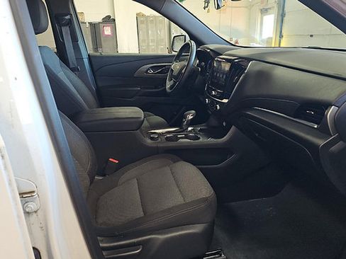 Used 2023 Chevrolet Traverse LT AWD/4WD image 13