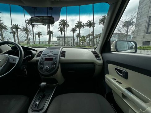 Used 2010 Kia Soul ! image 14