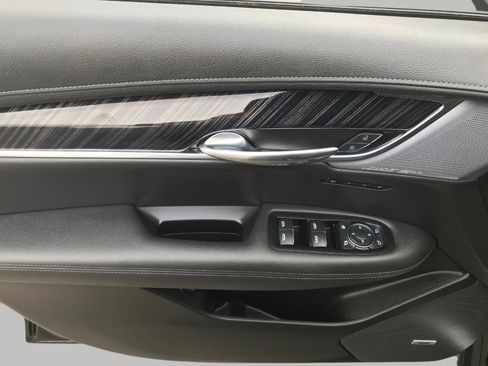 Certified 2025 Cadillac XT6 Premium Luxury image 30