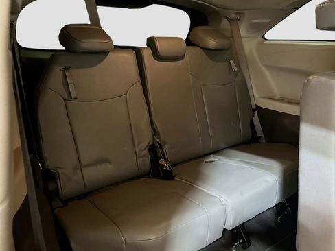 Used 2023 Toyota Sienna XLE w/ XLE Plus Package FWD image 26