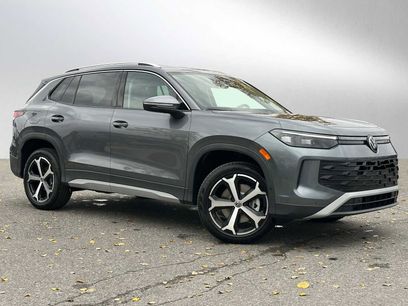 New 2025 Volkswagen Tiguan SE