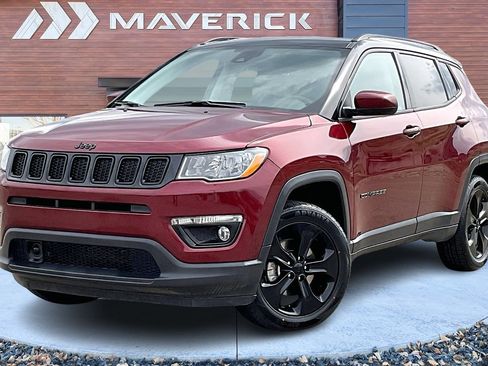 Used 2021 Jeep Compass Latitude image 3