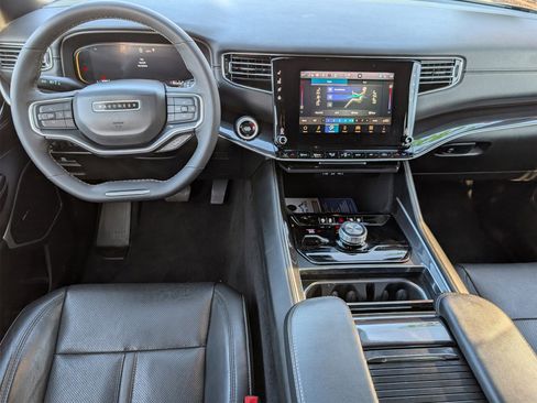 Used 2024 Jeep Wagoneer L 4WD w/ Premium Group I image 8