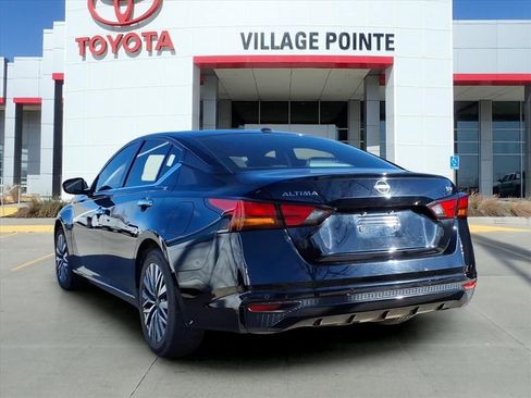 Used 2024 Nissan Altima 2.5 SV image 5
