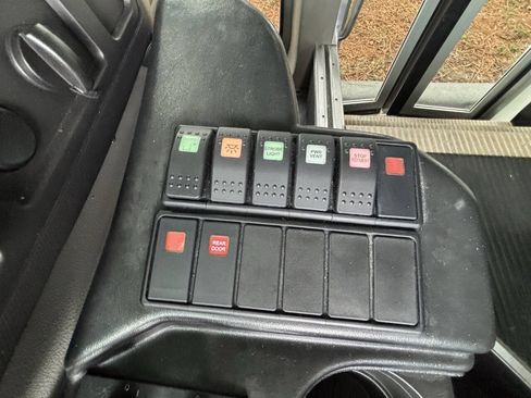 Used 2009 Ford E-450 and Econoline 450 RWD image 17
