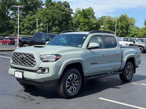 Certified 2023 Toyota Tacoma TRD Sport w/ Advanced Technology Package AWD/4WD image 10