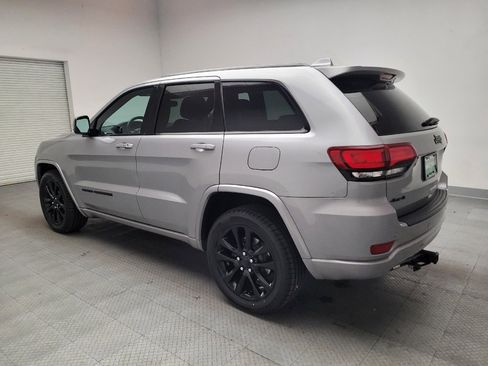 Used 2019 Jeep Grand Cherokee Altitude image 3