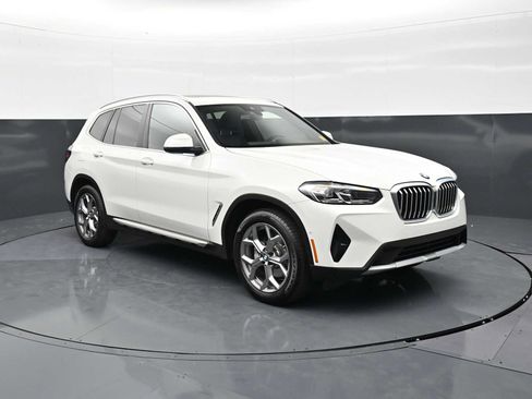Certified 2024 BMW X3 sDrive30i w/ Convenience Package RWD image 3