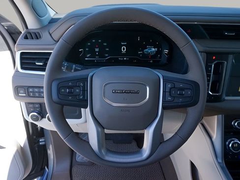 Used 2024 GMC Yukon Denali image 17