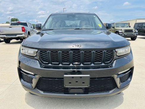 Used 2023 Jeep Grand Cherokee Limited w/ Black Appearance Package AWD/4WD image 36