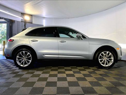 Certified 2023 Porsche Macan AWD/4WD image 8