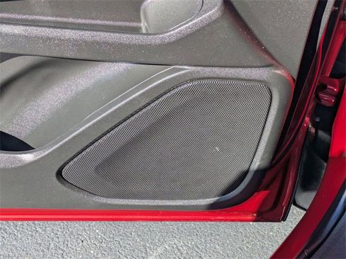 Used 2023 GMC Terrain SLE w/ Driver Convenience Package image 13