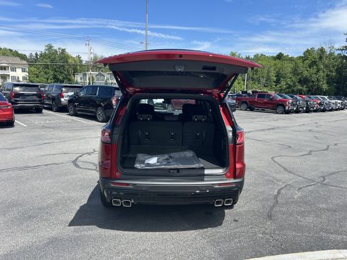 New 2026 GMC Acadia AT4 w/ Luxury Package AWD/4WD image 11
