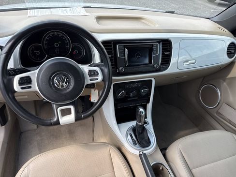 Used 2017 Volkswagen Beetle 1.8T S FWD image 10