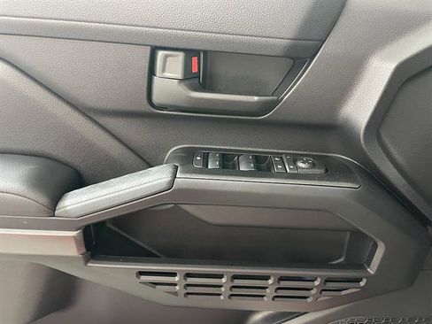 New 2026 Toyota 4Runner SR5 AWD/4WD image 18