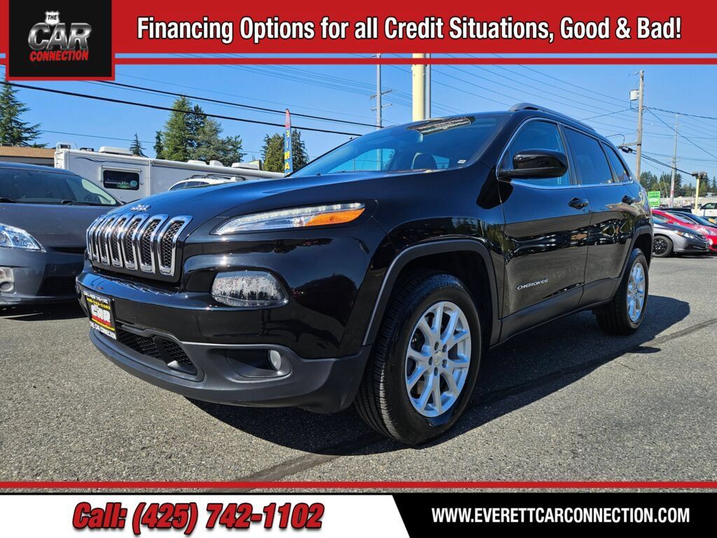 Used 2017 Jeep Cherokee Latitude w/ Cold Weather Group AWD/4WD image 1
