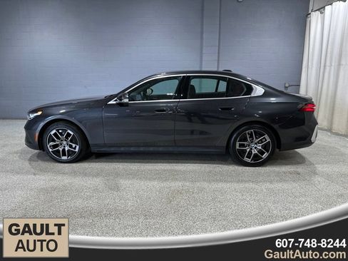 Certified 2026 BMW 530i xDrive AWD/4WD image 5