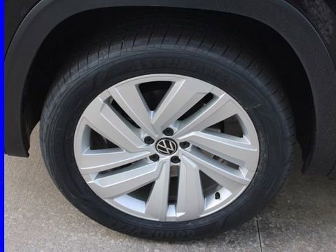 Used 2023 Volkswagen Atlas Cross Sport SE image 13