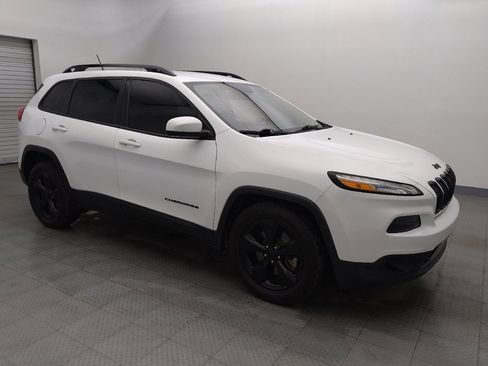 Used 2018 Jeep Cherokee Latitude w/ Altitude Package image 11
