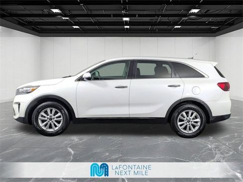 Used 2020 Kia Sorento LX image 2