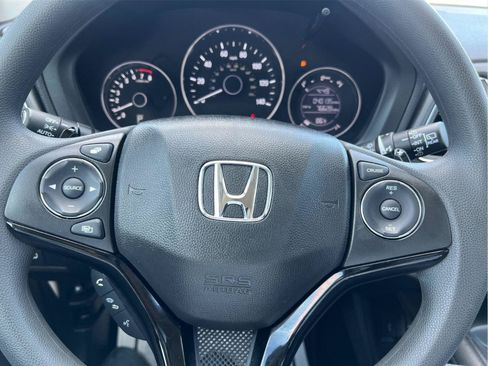 Used 2018 Honda HR-V EX image 32