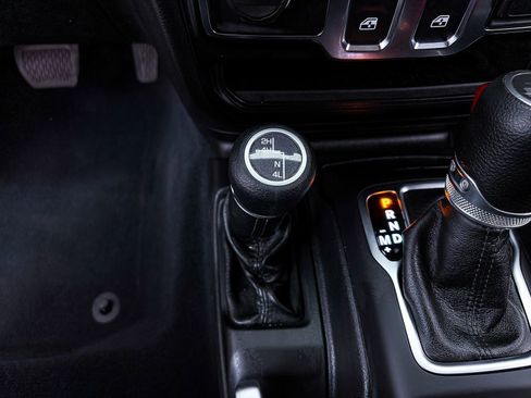 Used 2022 Jeep Wrangler Sport AWD/4WD image 23