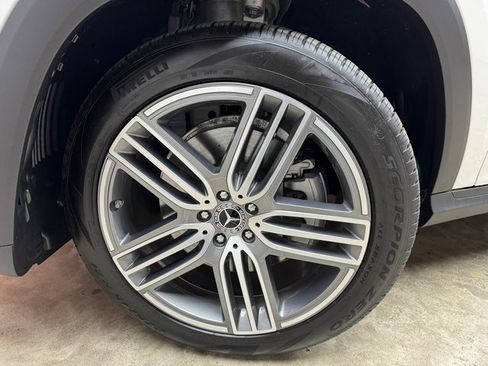New 2025 Mercedes-Benz GLS 450 4MATIC image 30