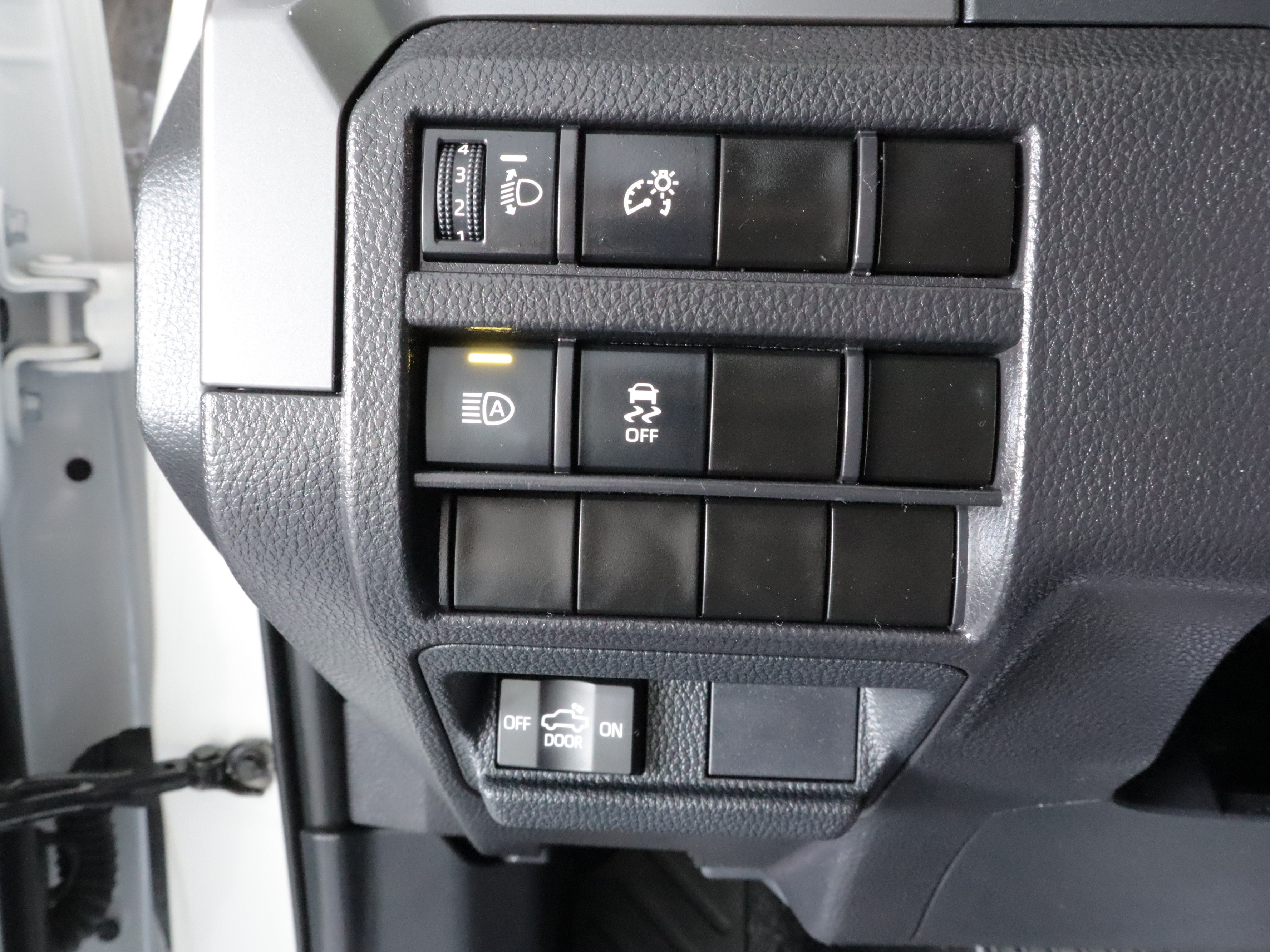Used 2024 Toyota Tacoma SR5 AWD/4WD image 20
