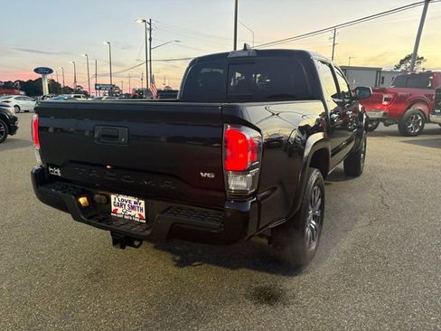 Used 2023 Toyota Tacoma Limited image 9