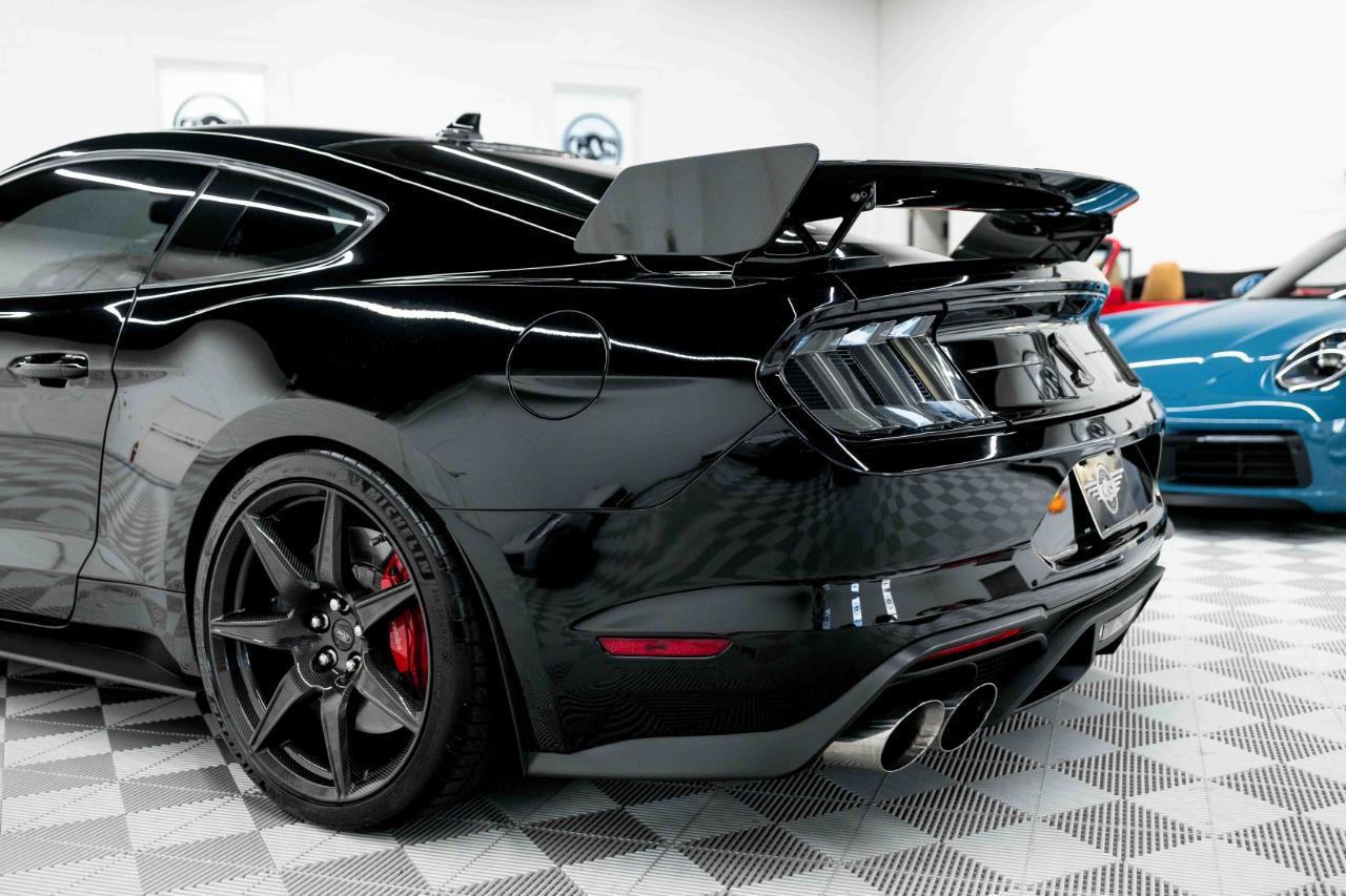 Used 2021 Ford Mustang Shelby GT500 w/ Carbon Fiber Track Pack RWD image 39