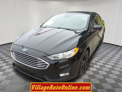 Used 2019 Ford Fusion SE w/ Equipment Group 151A image 16