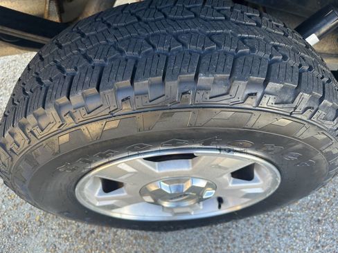 Used 2013 Ford F150 XLT w/ Mid Equipment Group image 17