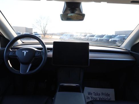 Used 2022 Tesla Model Y Long Range AWD/4WD image 13