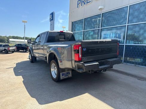 Certified 2025 Ford F450 Platinum w/ FX4 Off-Road Package AWD/4WD image 5