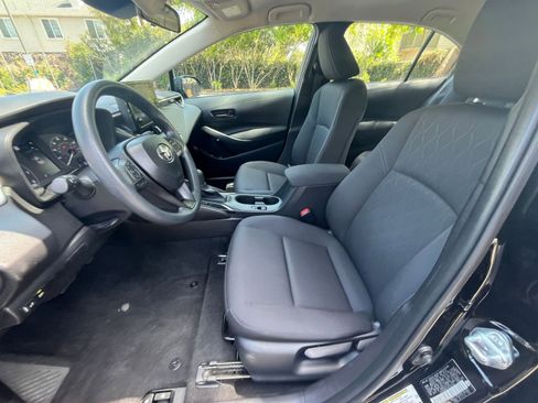 Used 2025 Toyota Corolla LE FWD image 24