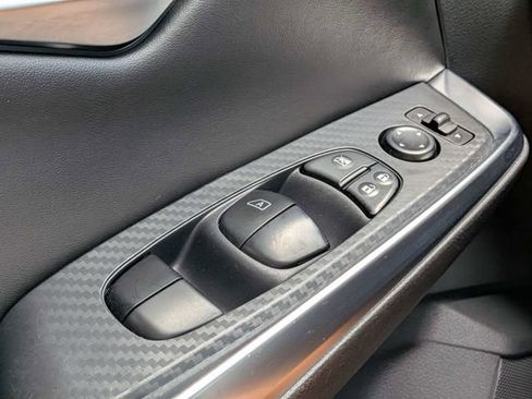 Used 2024 Nissan Sentra SR w/ SR Premium Package FWD image 28