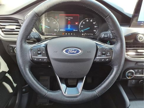 Used 2021 Ford Escape SEL w/ Class II Trailer Tow Package AWD/4WD image 16