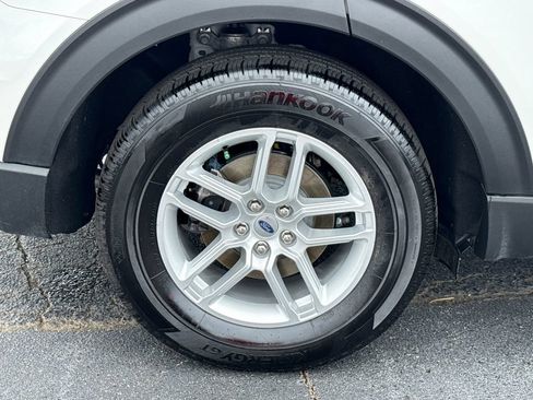 Certified 2026 Ford Explorer Active RWD image 17