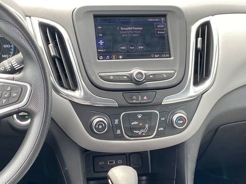 Used 2022 Chevrolet Equinox LS w/ Driver Confidence II Package AWD/4WD image 10