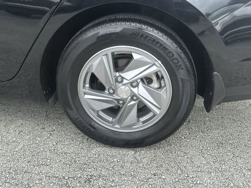 Used 2024 Hyundai Elantra SE FWD image 10