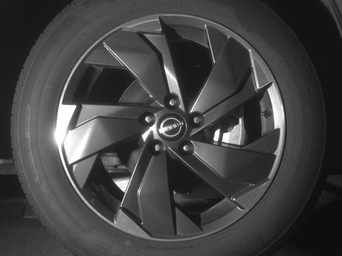 Used 2025 Nissan Rogue SV AWD/4WD image 10