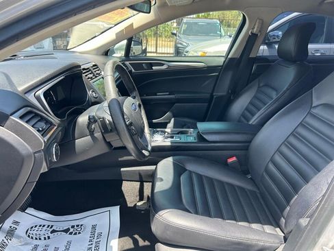 Used 2019 Ford Fusion SEL FWD image 16