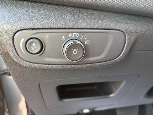 Used 2025 Chevrolet TrailBlazer LT AWD/4WD image 18