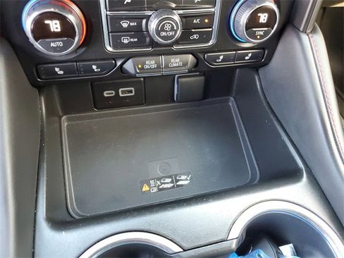 Used 2024 Chevrolet Suburban RST w/ Luxury Package image 22