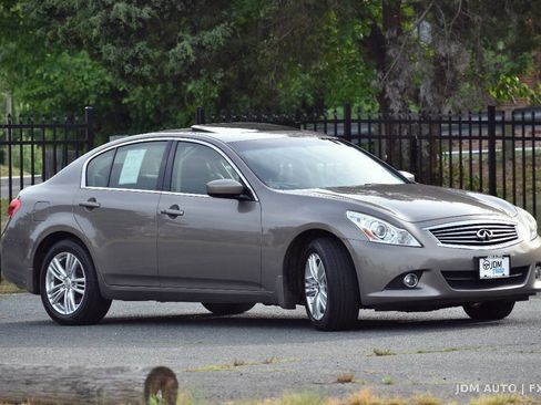 Used 2013 INFINITI G37 x Sedan w/ Premium Pkg AWD/4WD image 4